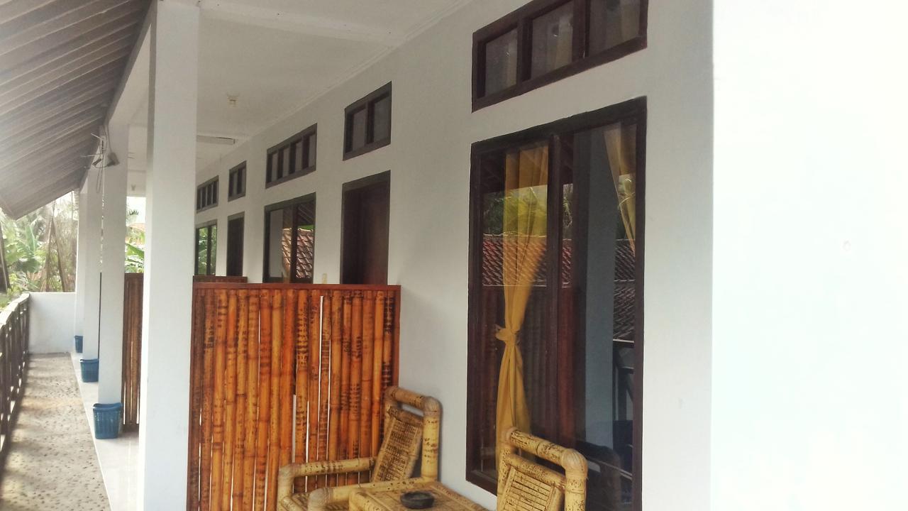 Lilypad Guest House Kuta  Exterior photo